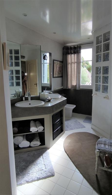 Maison - 300 m² - 9 pièces