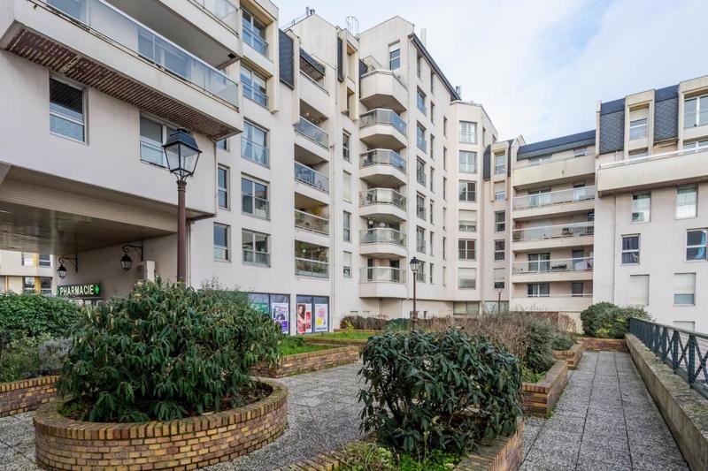 Appartement - 90 m² - 4 pièces