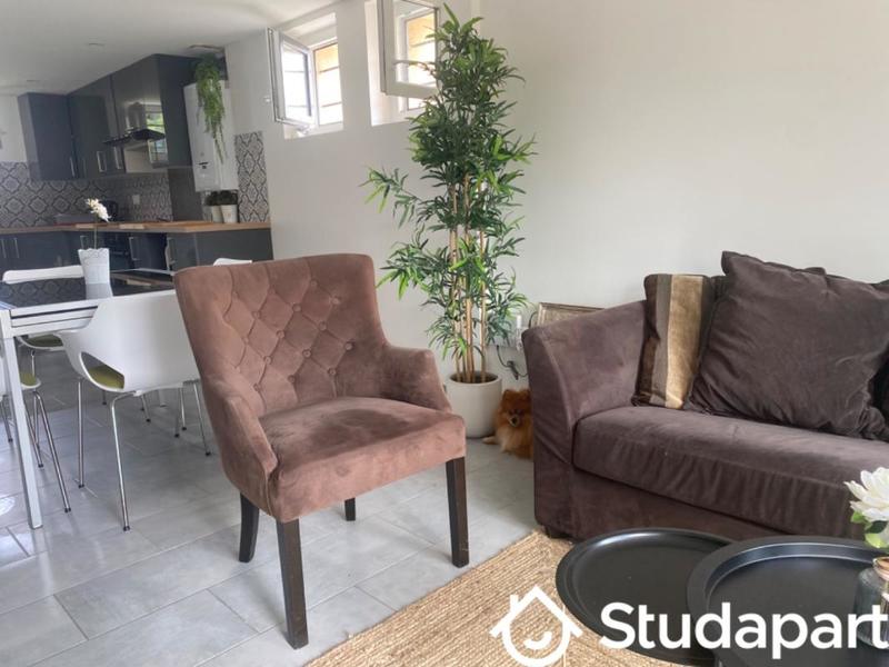 Chambre - 150 m² - 1 pièce