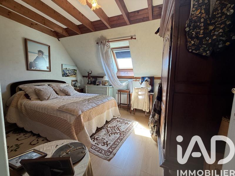 Maison - 238 m² - 9 pièces