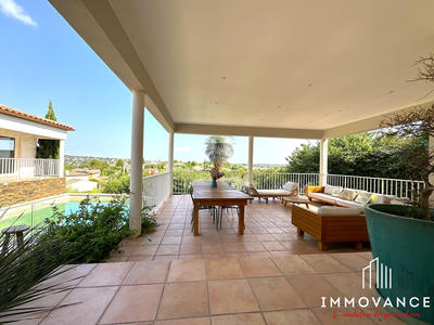 Villa - 180 m² - 6 pièces