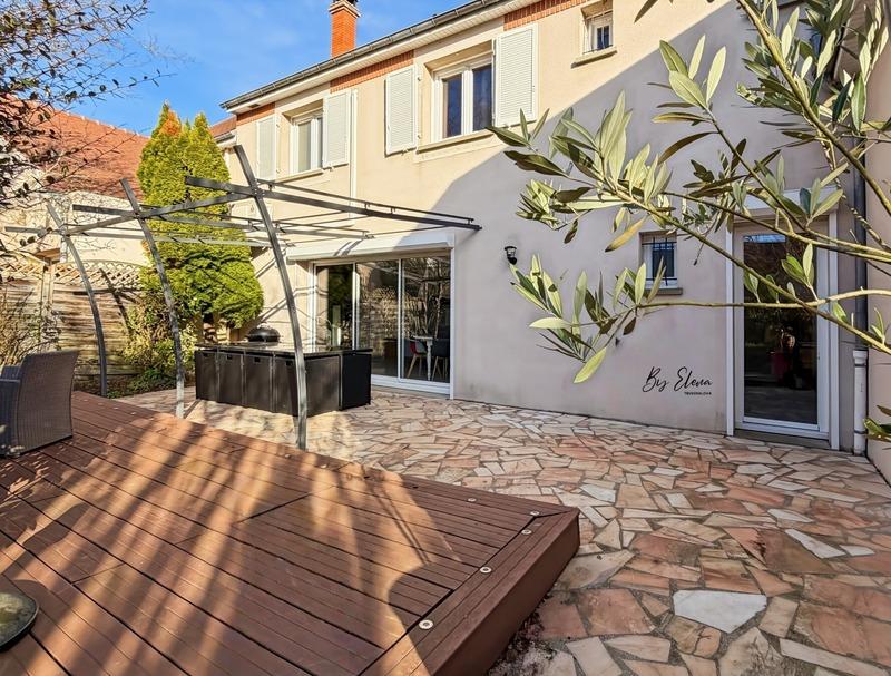 Maison - 191 m² - 8 pièces