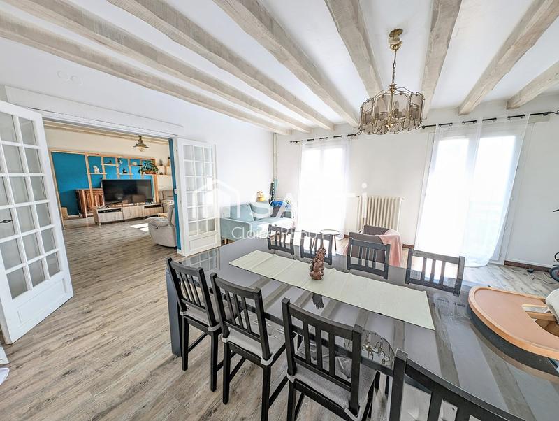 Maison - 210 m² - 9 pièces