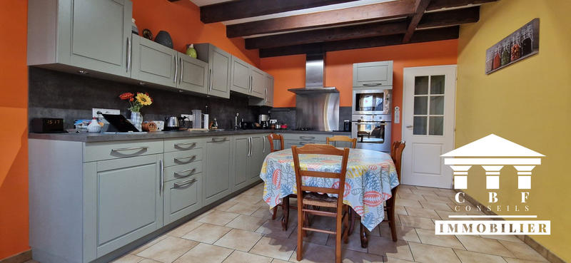 Maison - 194 m² - 10 pièces