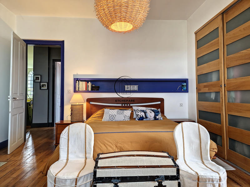 Maison - 351 m² - 7 pièces