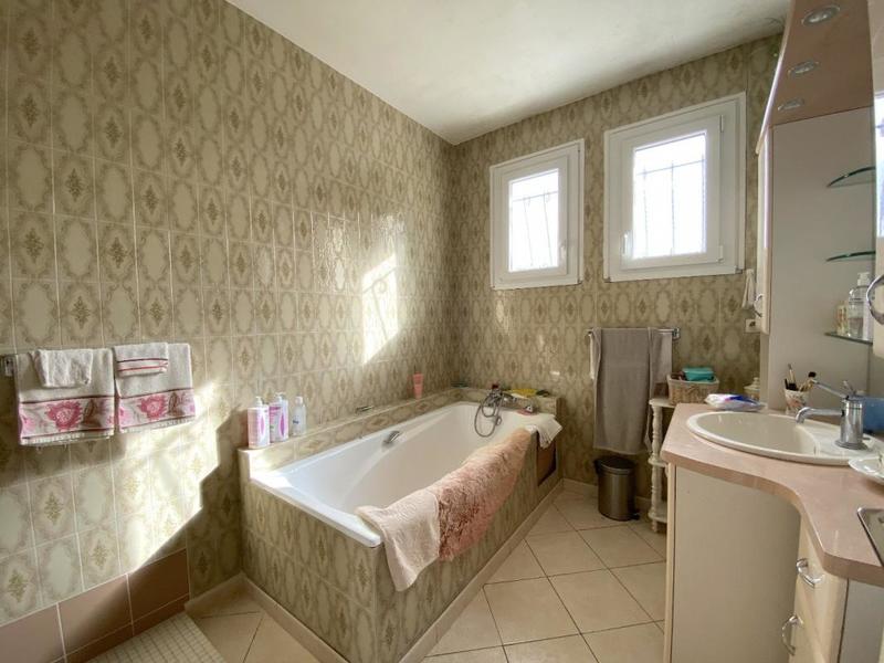 Maison - 205 m² - 4 pièces