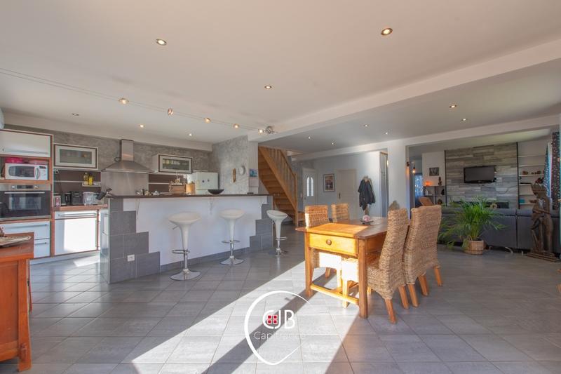 Maison - 137 m² - 4 pièces