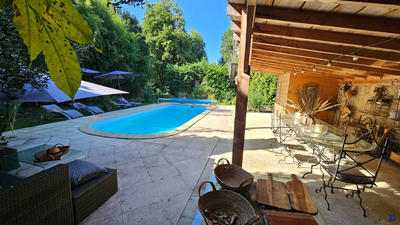 Maison - 198 m² - 7 pièces