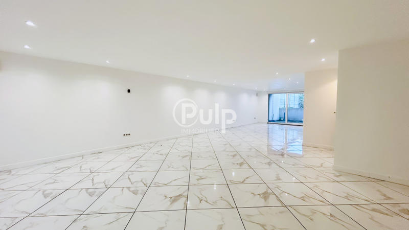 Maison - 230 m² - 5 pièces