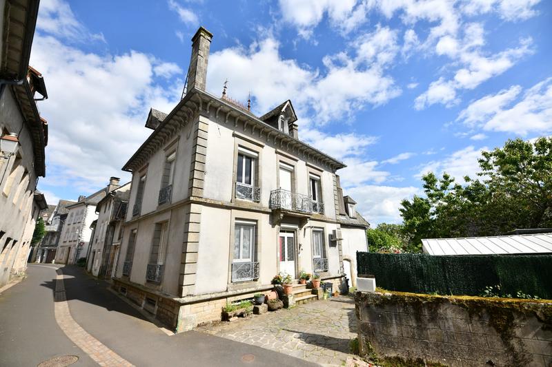 Maison - 151 m² - 6 pièces