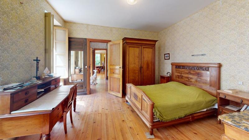 Maison ancienne - 330 m² - 14 pièces