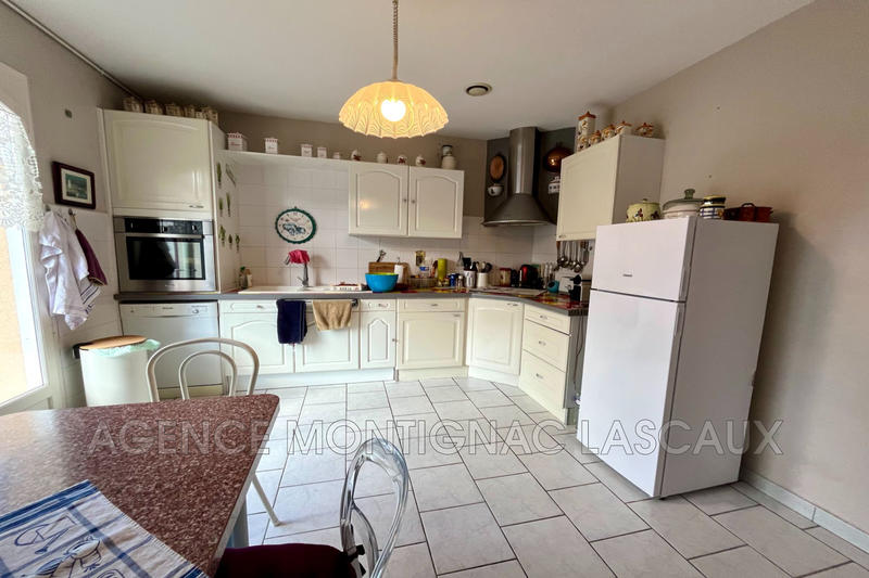 Maison - 220 m² - 6 pièces