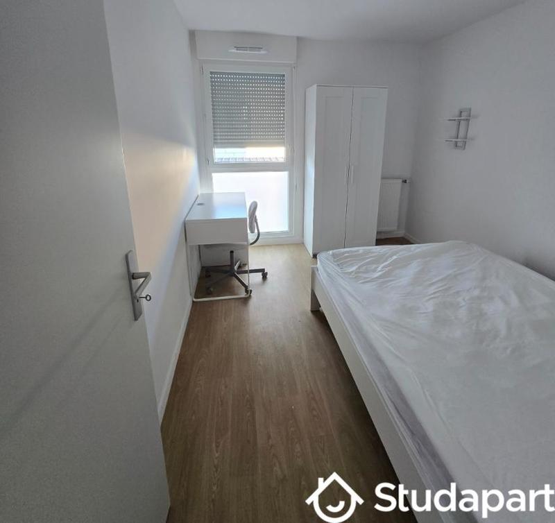 Chambre - 10 m² - 1 pièce