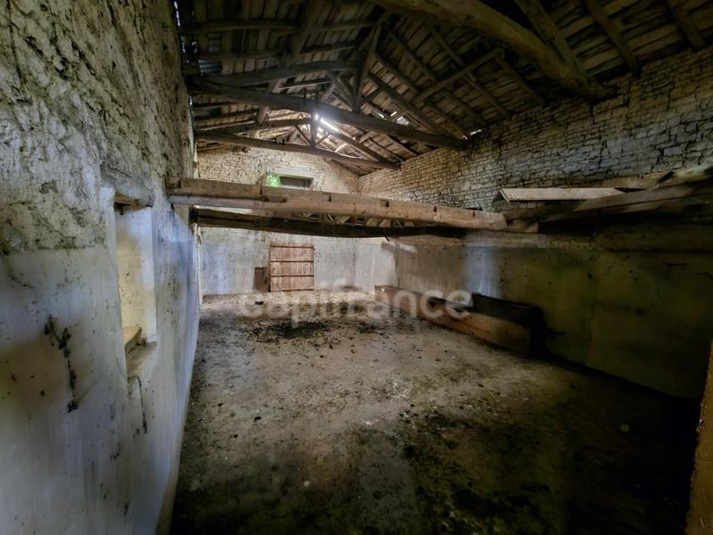 Grange - 215 m² - 2 pièces