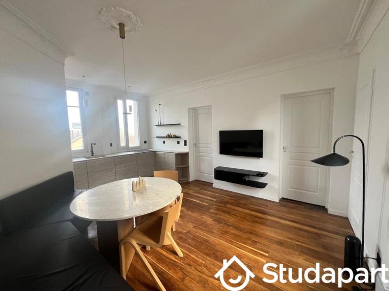 Chambre - 11 m² - 1 pièce