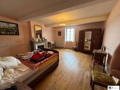 Maison traditionnelle - 331 m² - 9 pièces