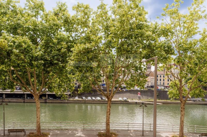 Appartement - 98 m² - 4 pièces