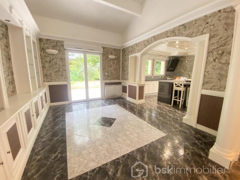 Maison traditionnelle - 180 m² - 5 pièces