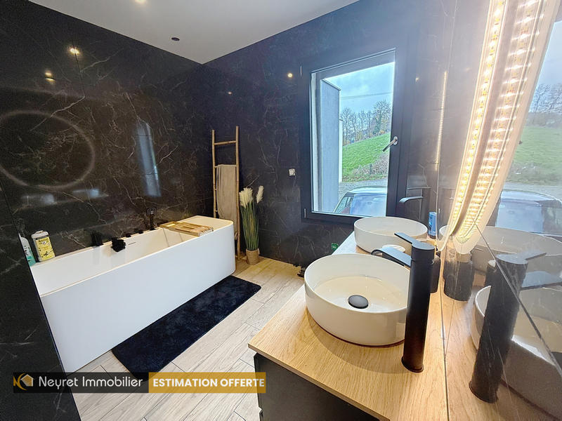 Villa - 146 m² - 6 pièces