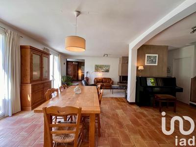 Maison - 169 m² - 9 pièces