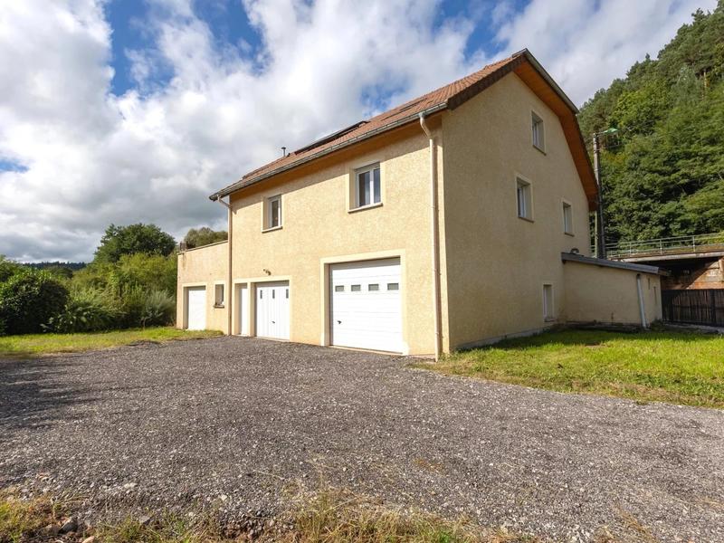 Maison - 285 m² - 10 pièces
