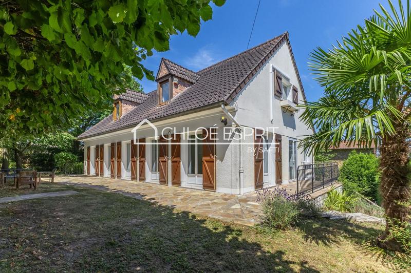 Maison - 167 m² - 10 pièces