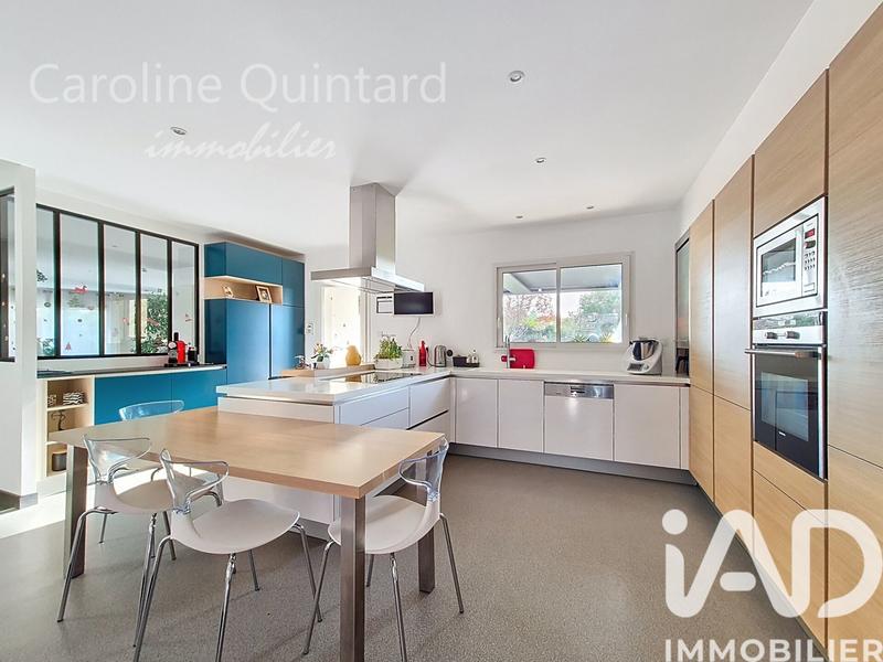 Maison - 202 m² - 5 pièces