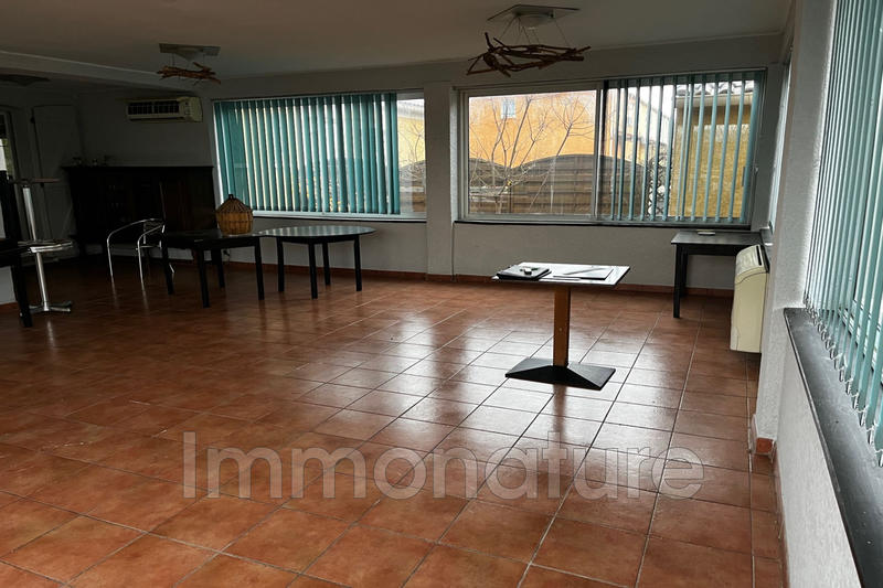 Local commercial - 227 m²