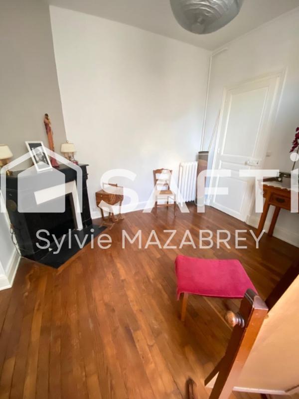 Maison - 210 m² - 11 pièces