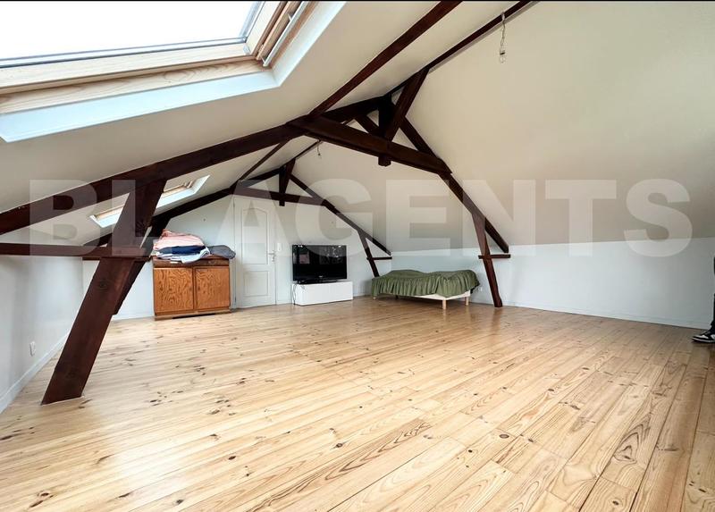 Maison - 314 m² - 11 pièces