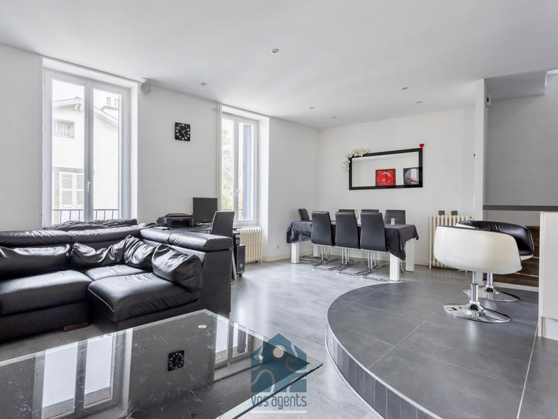 Maison - 177 m² - 8 pièces