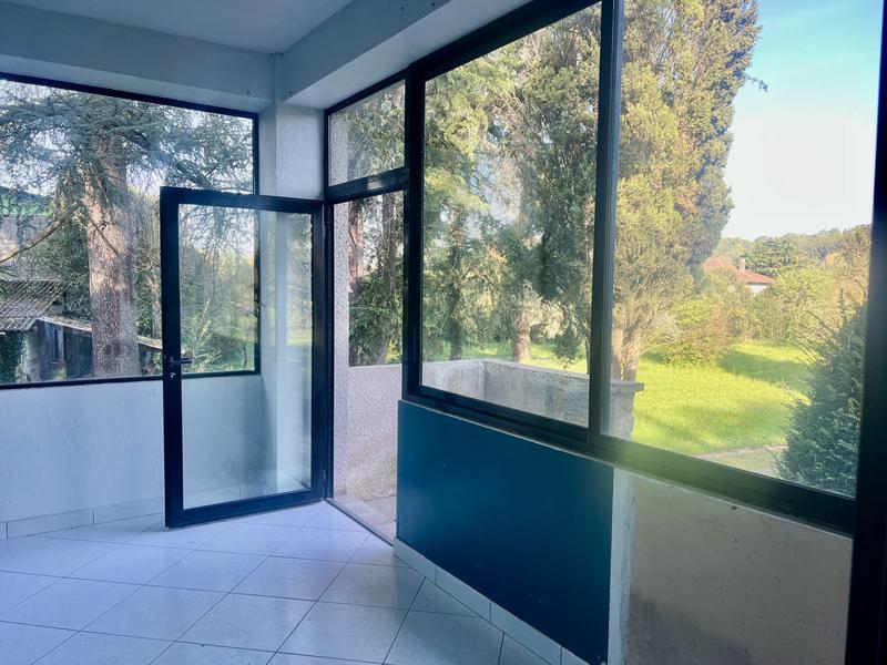 Maison traditionnelle - 220 m² - 6 pièces