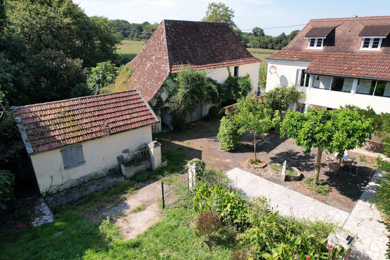 Maison - 213 m² - 5 pièces