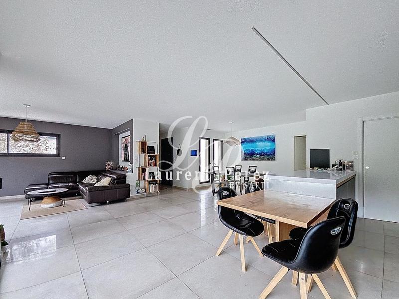 Maison - 175 m² - 6 pièces