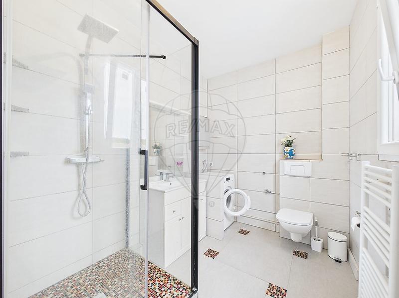 Maison - 271 m² - 10 pièces