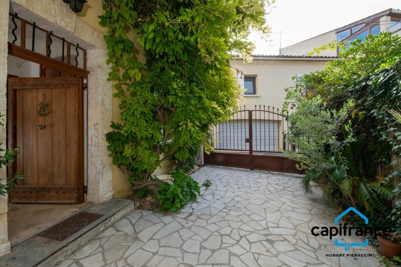 Maison - 210 m² - 7 pièces