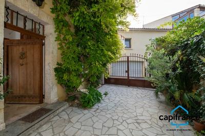 Maison - 210 m² - 7 pièces