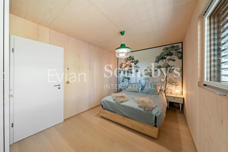 Maison - 225 m² - 9 pièces