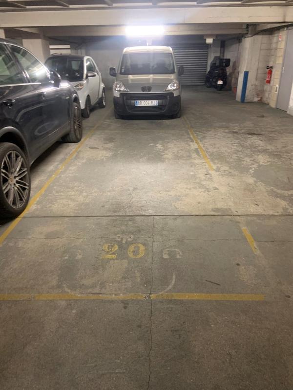 Parking / Garage - 10 m²