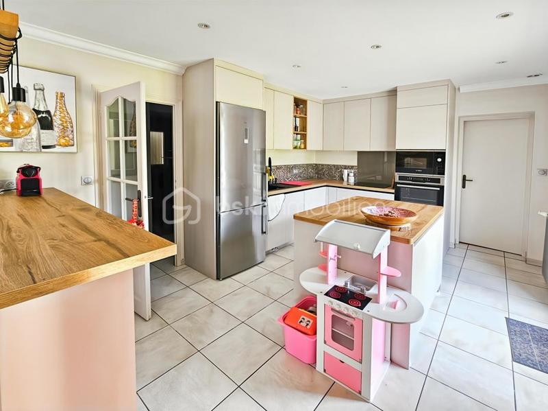 Pavillon - 150 m² - 6 pièces