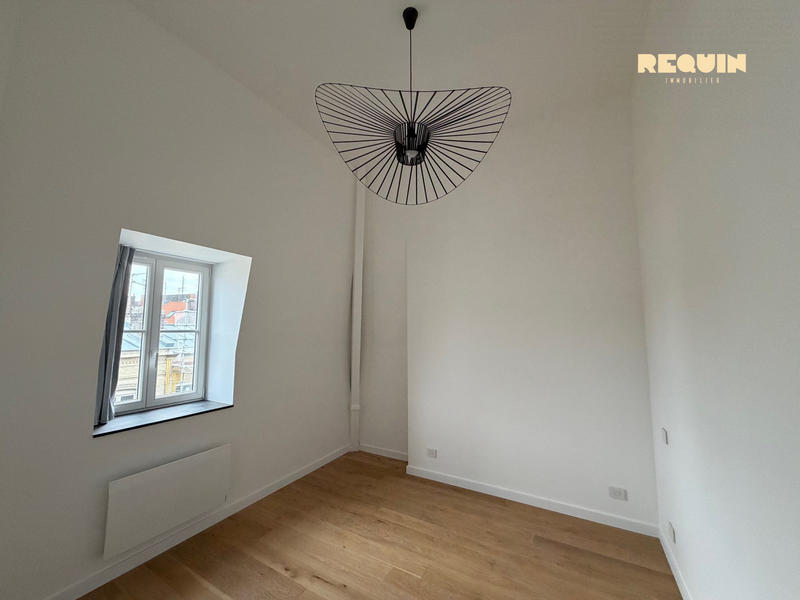 Appartement - 94 m² - 5 pièces