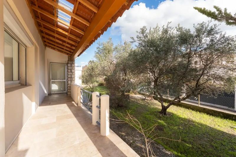 Maison de ville - 220 m² - 8 pièces