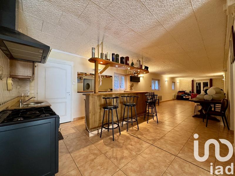 Maison - 300 m² - 8 pièces