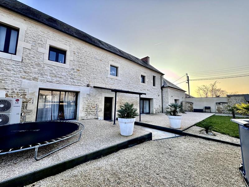 Maison - 301 m² - 9 pièces