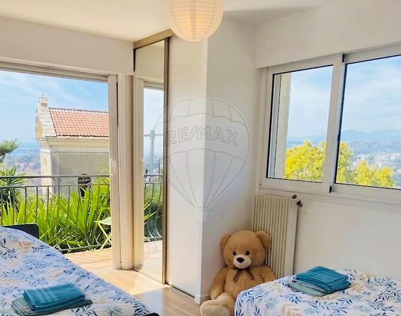 Villa - 217 m² - 7 pièces