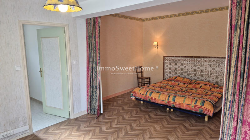 Villa - 242 m² - 9 pièces