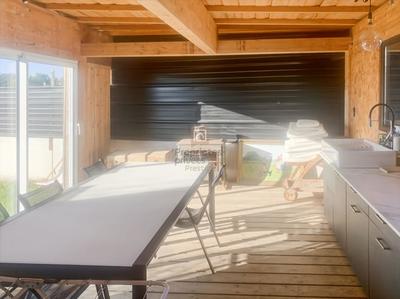 Maison - 225 m² - 7 pièces