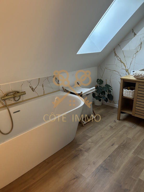 Maison - 95 m² - 5 pièces