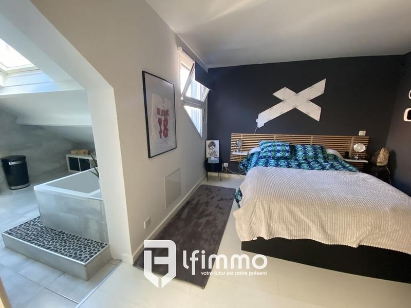 Loft - 240 m² - 7 pièces