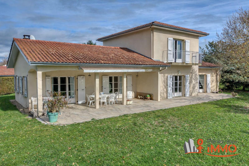 Maison - 189 m² - 6 pièces